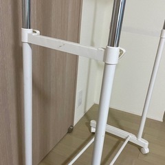 ハンガーラック　ホワイトの画像