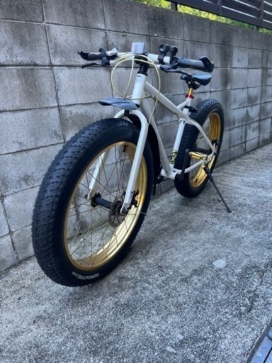FATバイク　白色