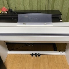 白いCASIO 電子ピアノ PX-735WE 88鍵 Privia 2011年製造 (椅子無し)の画像