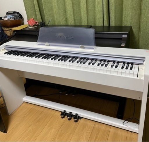白いCASIO 電子ピアノ PX-735WE 88鍵 Privia 2011年製造 (椅子無し)