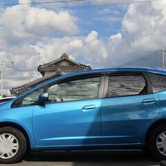 【小回りが効いて運転しやすい車！！】　室内も広く乗り心地が良いのでオススメです。の画像