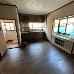 【家賃１ヶ月無料】家賃40,000円シャッター３枚ガレージ付き戸建て - 賃貸（マンション/一戸建て）