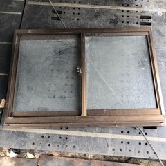 　窓　サッシ　アルミ　W880ｘH600mm　