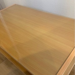 センターテーブル　ガラス天板