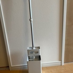 クイックルワイパー本体、スタンド付の画像