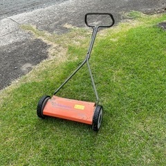 ハスクバーナの芝刈り機です！