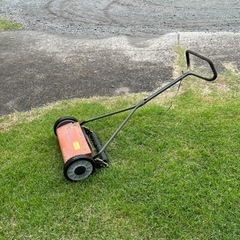 ハスクバーナの芝刈り機です！の画像