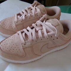 ナイキの婦人ものスニーカー（中古品）