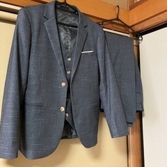 カジュアルウェディングスーツの画像