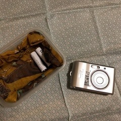 デジカメです。差し上げます。