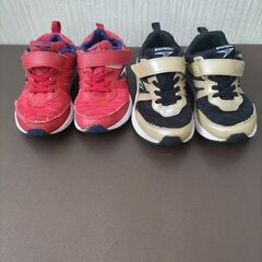 瞬足　18.0EEE　赤＆ゴールドの画像