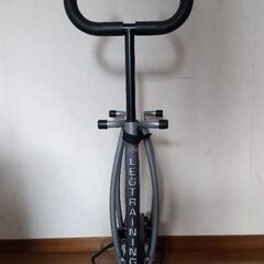 レッグトレーニングマシーン