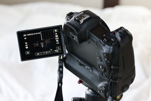 カメラ Canon R + Canon BG-E22 + 2x Canon LP-E6N + 2x Canon LP-E6N 128GB