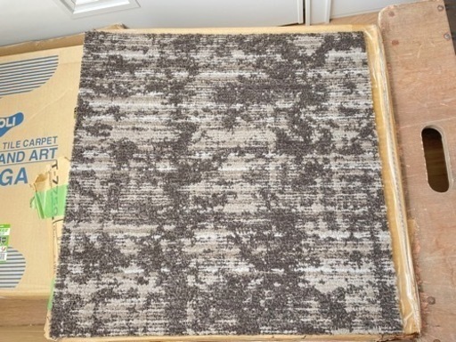 サンゲツ　タイルカーペット　DT-7754 14枚セット　バラ売り　（開封済未使用）　50cm×50cm