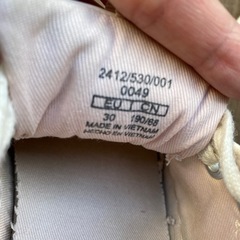 〈ZARA〉白スニーカー19センチの画像