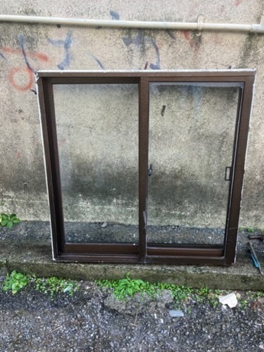 アルミ　サッシ