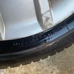 175／65R15 スタッドレスタイヤの画像