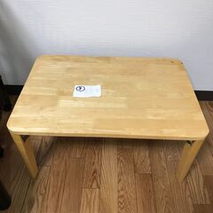 テーブル　一台　1,000円の画像
