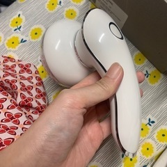 毛玉取り 専用器 充電可能 替刃と掃除用ブラシ付き