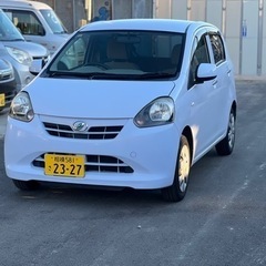 ダイハツミライース平成25年走行距離7万キロ車検2年間ナビ、ETC