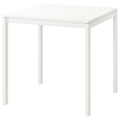 IKEA テーブルの画像
