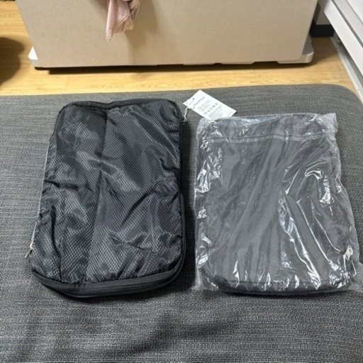今はやりの圧縮ポーチ　2点セット