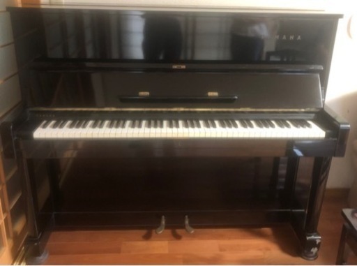 決まりました。ヤマハアップライトピアノU1 送料はご負担下さい。