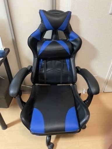 ゲーミングチェア　フットレスト付き