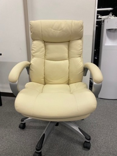 【値下げしました】オフィスチェア ラクシア2 肘付き ハイバック パソコンチェア 会議室椅子 応接椅子 幅670×奥行670×高さ1070～1150mm