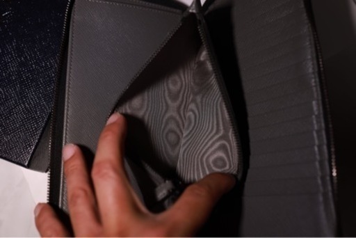 PRADA 長財布