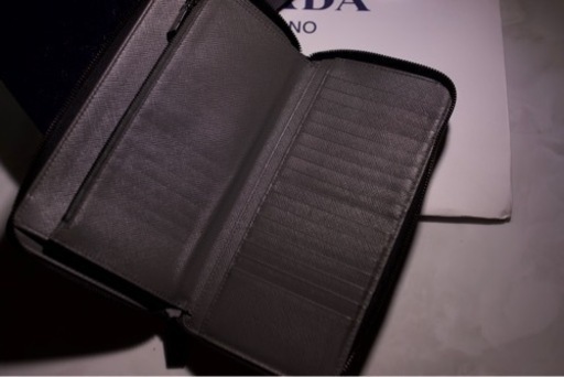 PRADA 長財布