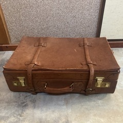 レトロ　古いトランク　小泉トランク　午後の紅茶ノベルティ　アンティーク　本革トランク　昭和ノベルティ　旅行鞄　本革鞄の画像
