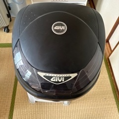 GIVI ボックス