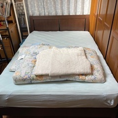 ダブルベッド差し上げます。