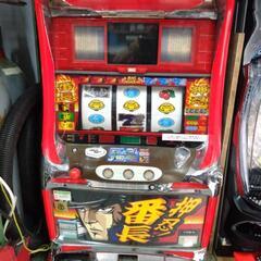 パチンコ、スロットマシーンの画像