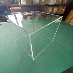 アクリルケース35センチ×35センチ×高さ30センチあげます