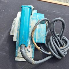マキタ 電動カンナ 破損ありの画像