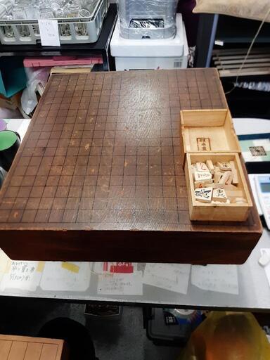 ★新入荷 将棋盤 将棋駒 将棋 木製 脚付 へそあり お店までご来店をお待ちしております！