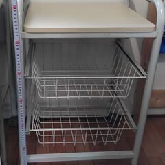 台所用キャスター付き台の画像