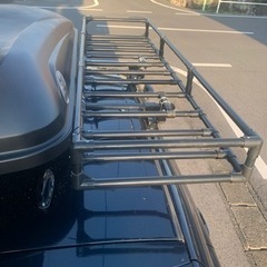 【値下げしました】自作の車のルーフラックです。 リスのトランクカーゴ50Lが5個は乗ります。の画像