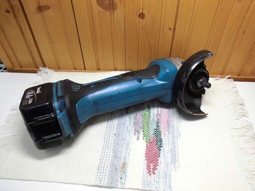 makita 100mm 充電式ディスクグラインダー 14.4V GA400D マキタ バッテリー付 14.4V 3.0Ah
