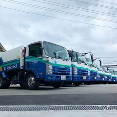 ①ごみ収集車運転手及びゴミの回収作業　 ②ゴミの回収作業（免許不要）の画像