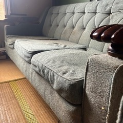 ソファー　古いためタダで譲ります。　3点です。の画像