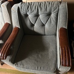 ソファー　古いためタダで譲ります。　3点です。の画像