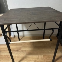 テーブルと椅子２つセット　テーブル75×75×75の画像