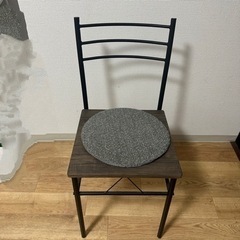 テーブルと椅子２つセット　テーブル75×75×75の画像