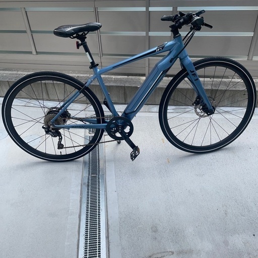 BESV JF1 クロスバイク　ベスビー