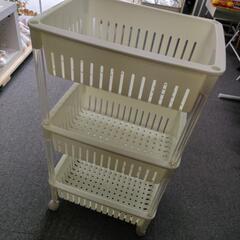 三段ラックの画像