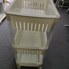 三段ラックの画像