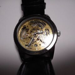 未使用のスケルトンの時計の画像